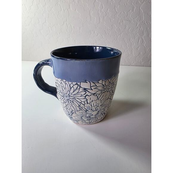LA ROCHELLE Artisan French Art Deco Denim Blue & Cream Floral Coffee Mug - Picture 3 of 7